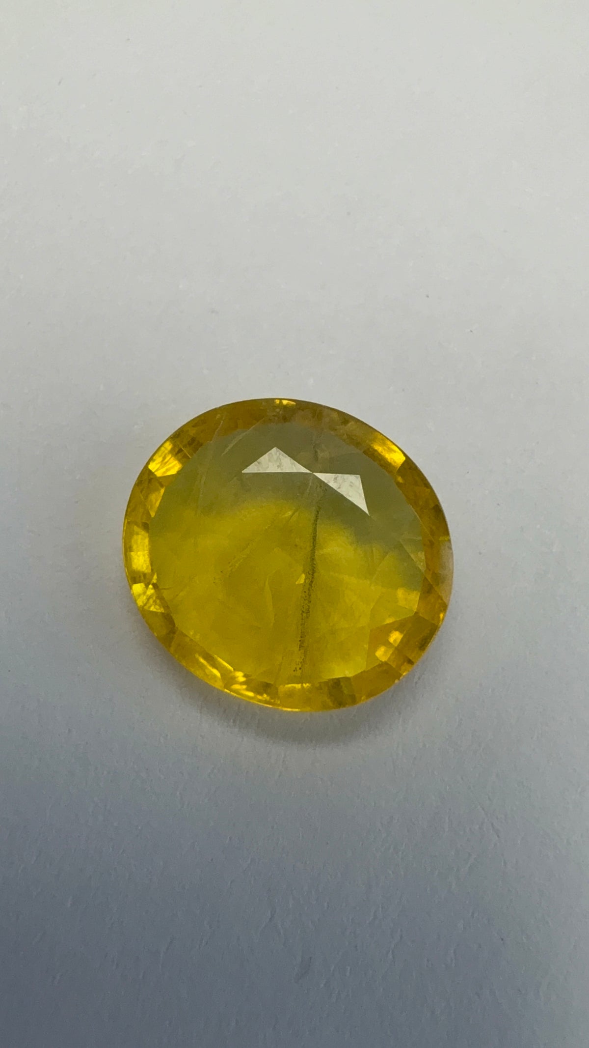 Yellow Sapphire 4.75 carat BKR-101 close view