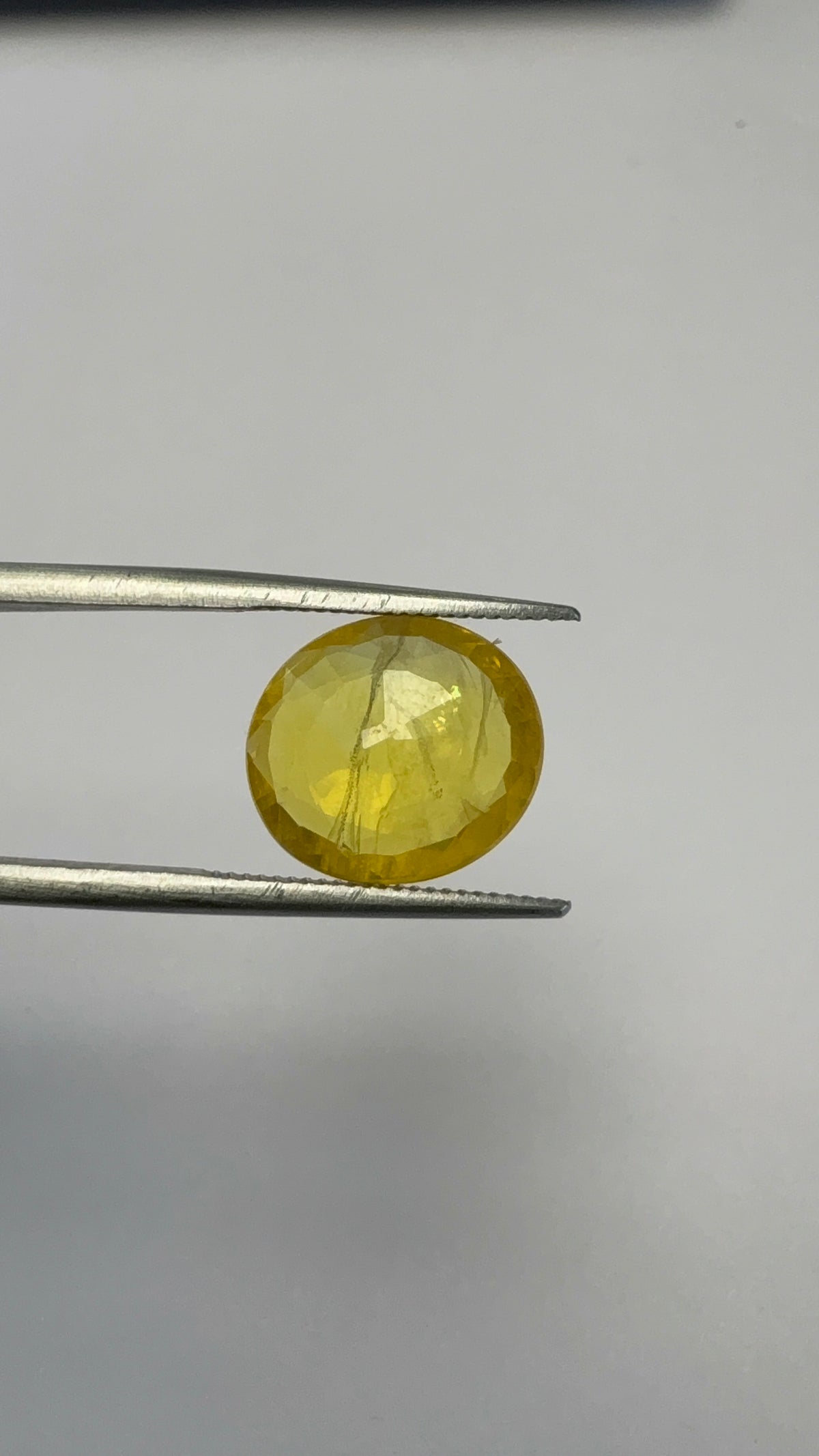 Yellow Sapphire 4.75 carat BKR-101 side view