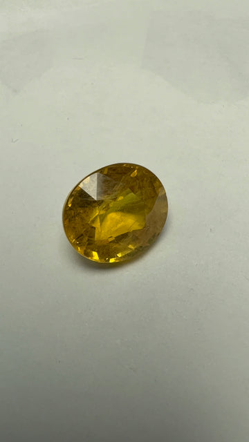 Yellow Sapphire – 6.05 Carat – Thailand — exact stone view 1