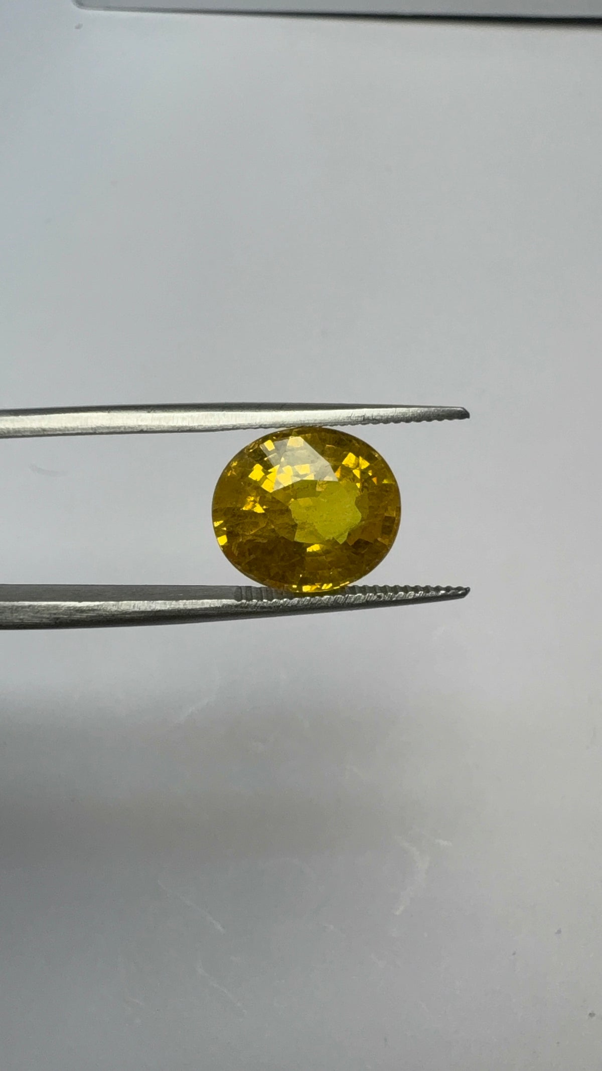 Yellow Sapphire – 6.05 Carat – Thailand — exact stone view 4