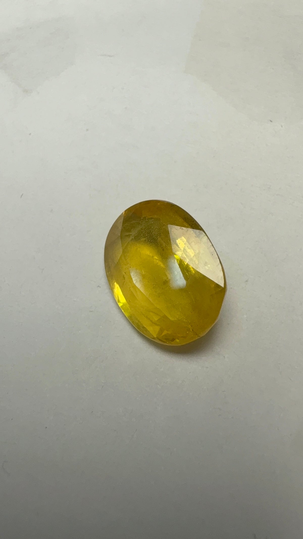 Yellow Sapphire – 5.26 Carat – Thailand — exact stone view 1