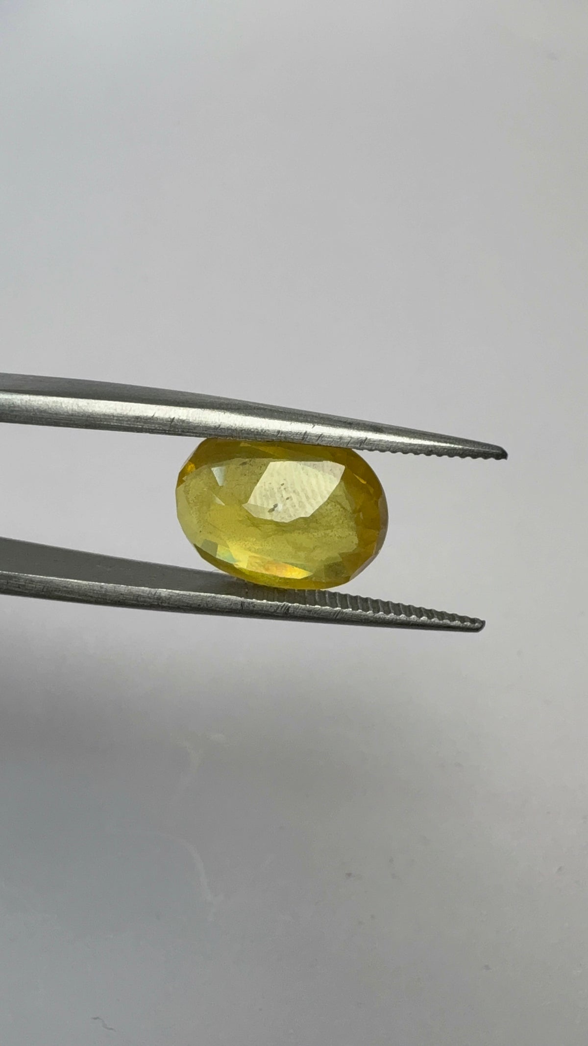 Yellow Sapphire – 5.26 Carat – Thailand — exact stone view 5