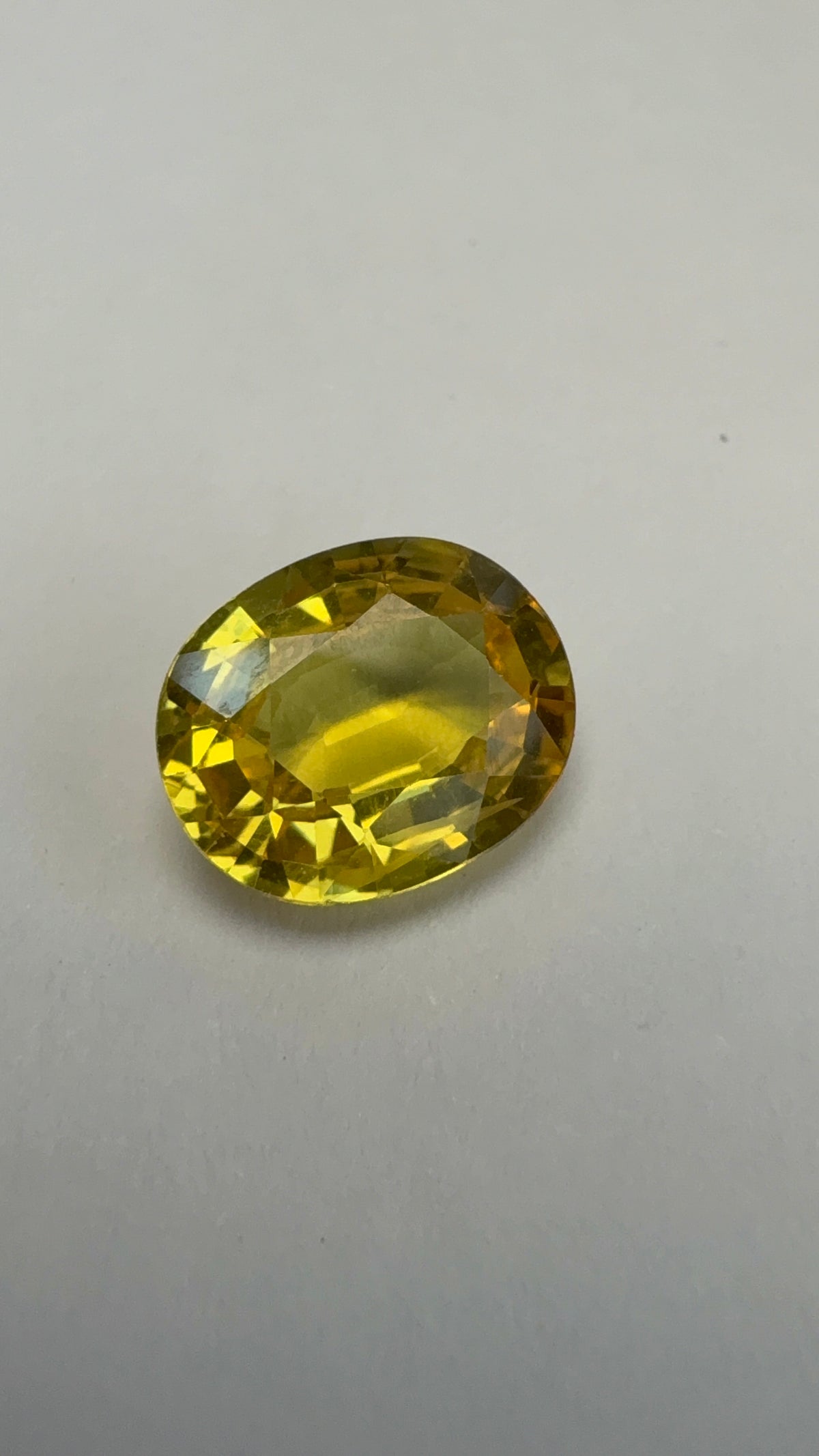 Yellow Sapphire 3.25 carat BKR-12 alternate face-up view