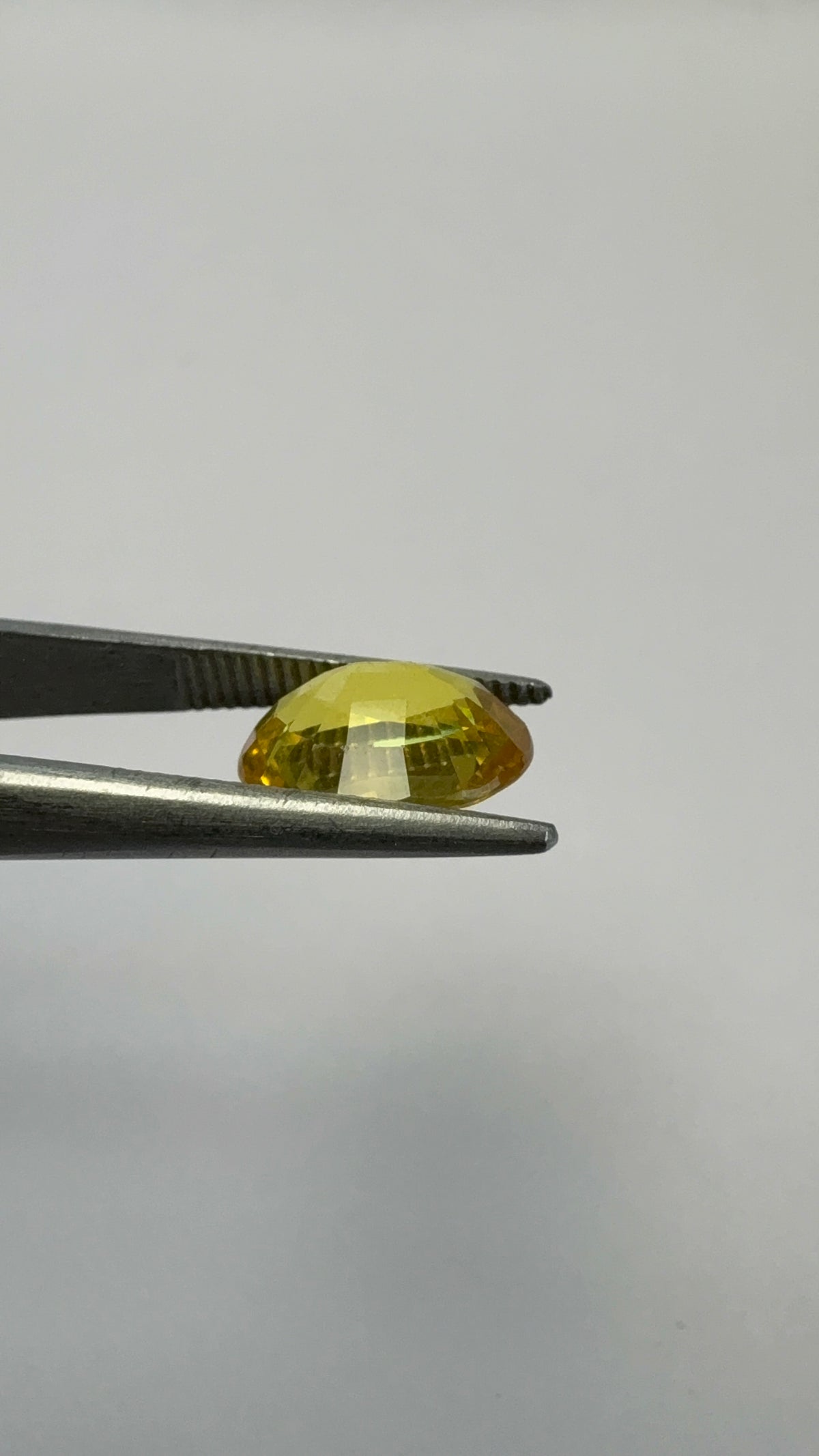 Yellow Sapphire 3.25 carat BKR-12 angled view
