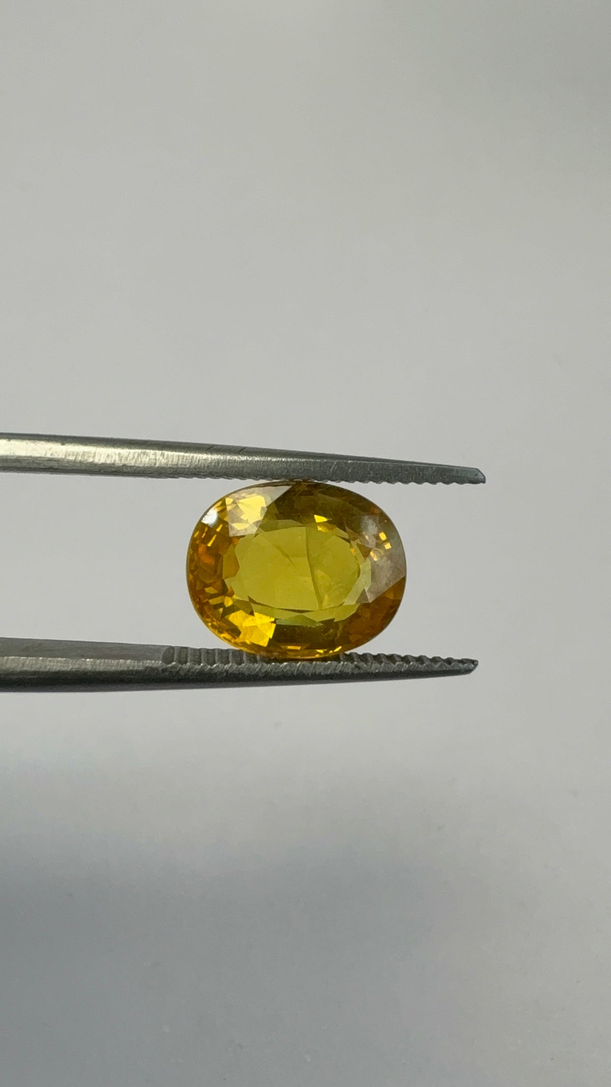 Yellow Sapphire 3.26 carat BKR-120 reverse view