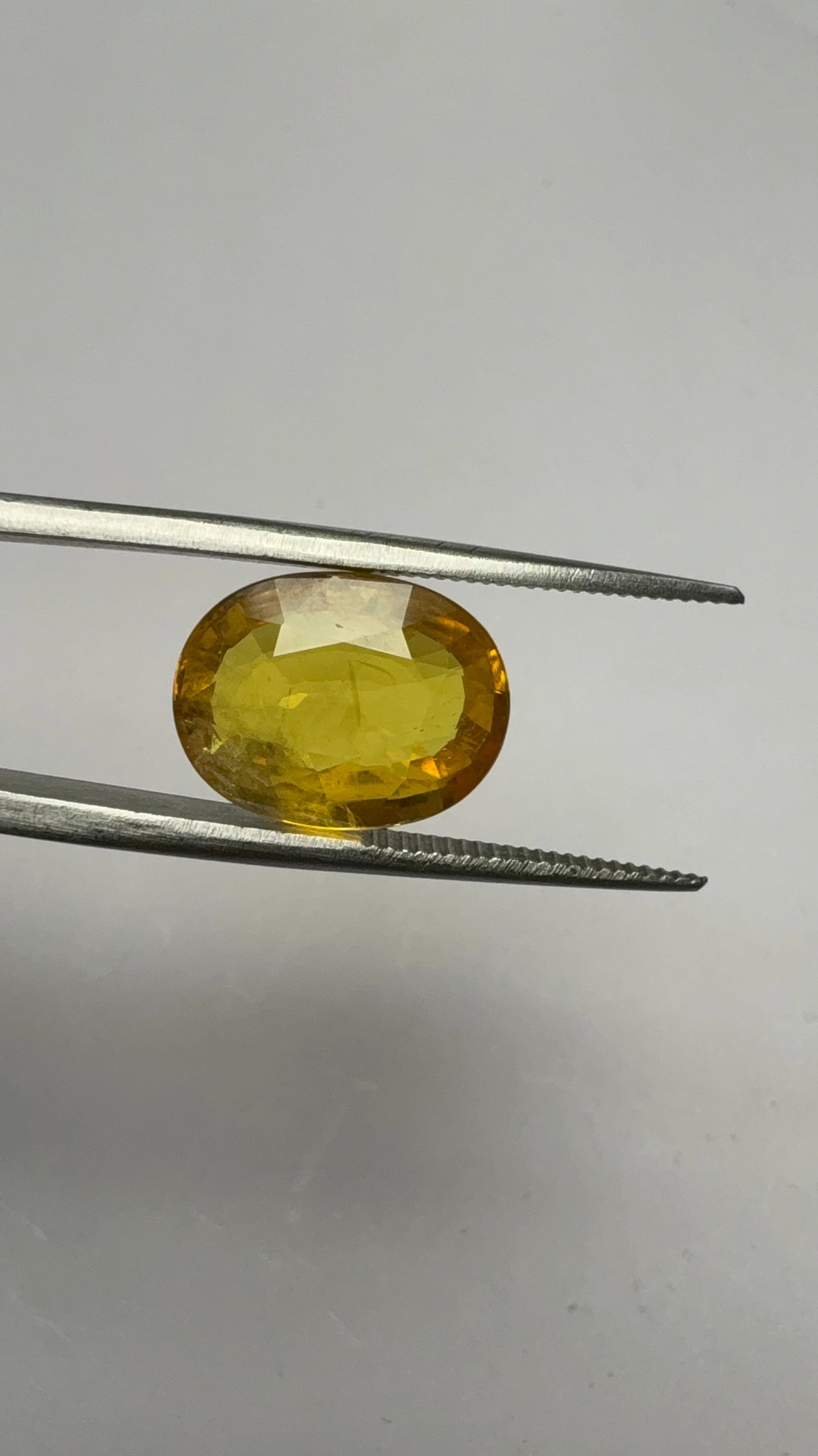 Yellow Sapphire – 6.13 Carat – Thailand — exact stone view 4