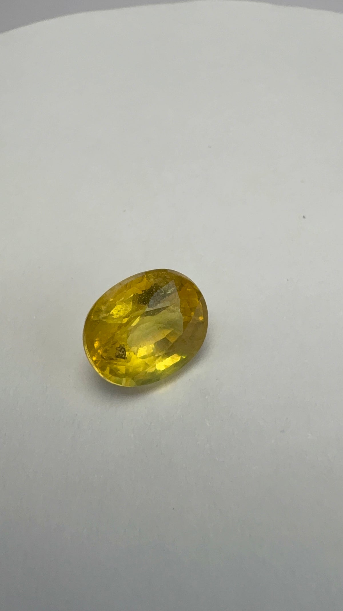 Yellow Sapphire 3.21 carat BKR-128 alternate face-up view
