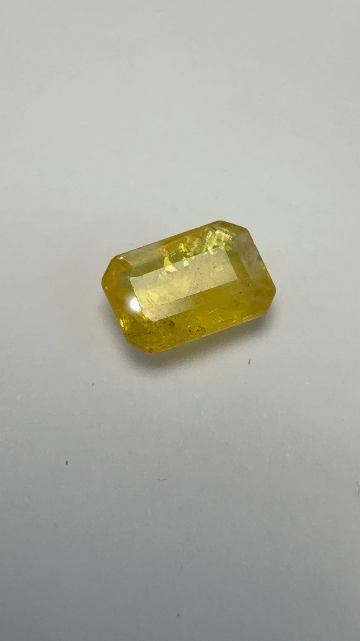 Yellow Sapphire 4.44 carat BKR-129 front view