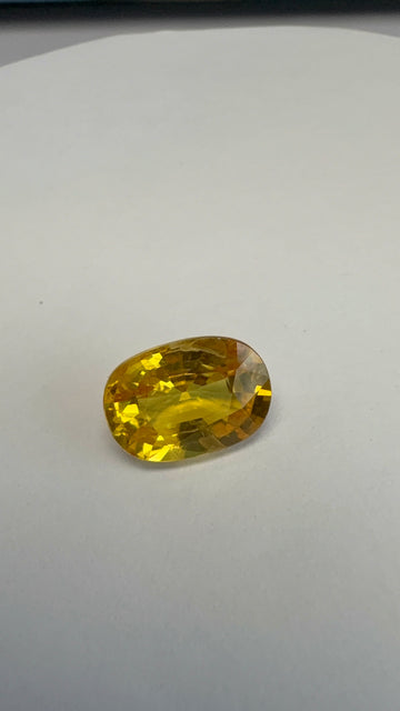 Yellow Sapphire – 3.31 Carat – Thailand — exact stone view 1