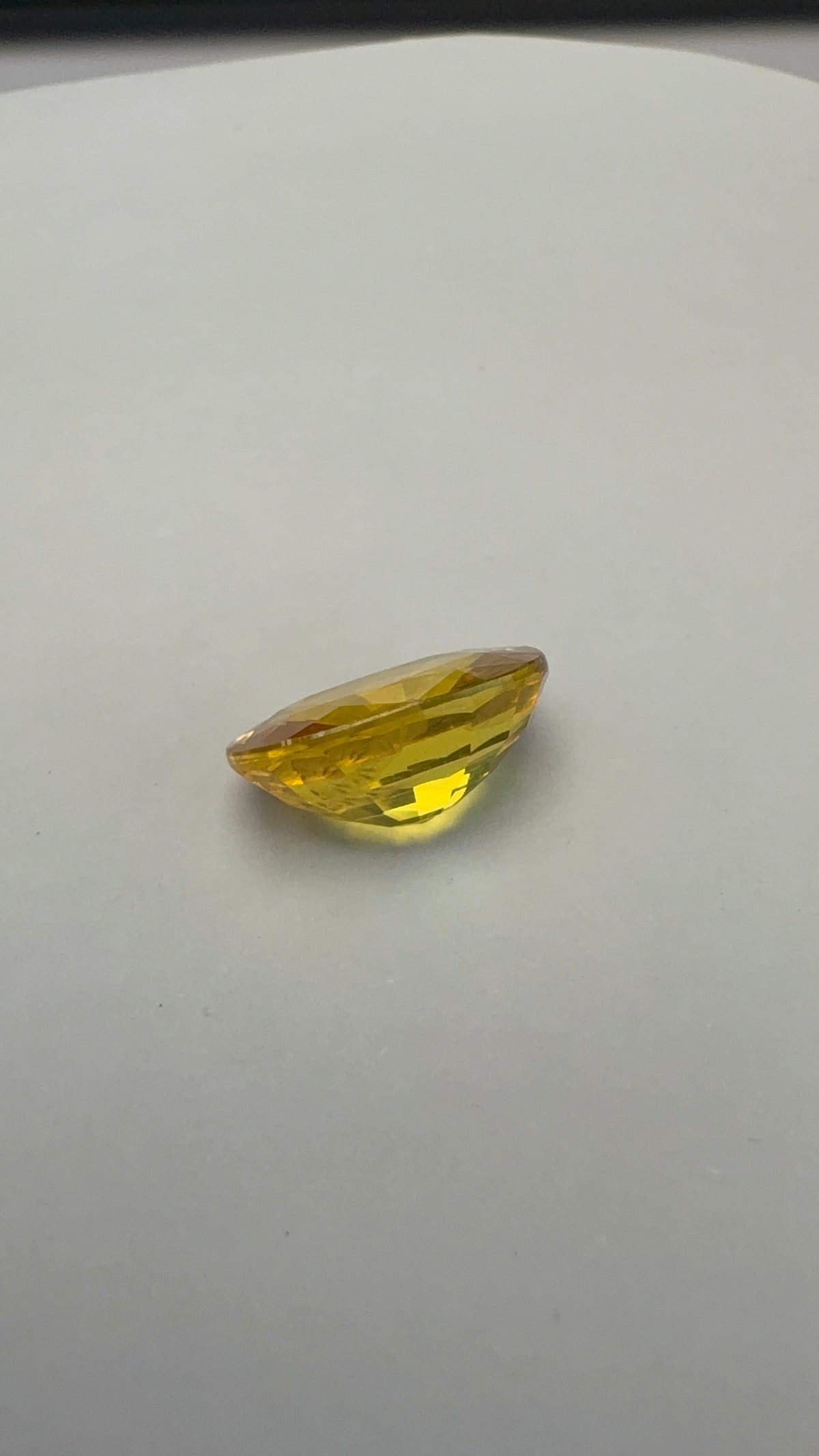Yellow Sapphire – 3.31 Carat – Thailand — exact stone view 2