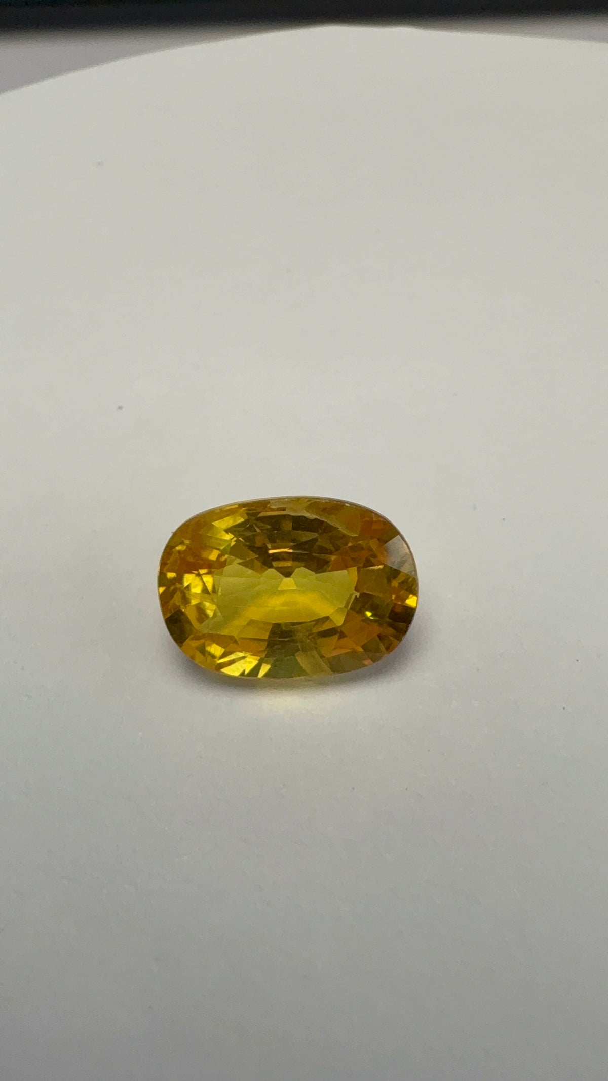 Yellow Sapphire – 3.31 Carat – Thailand — exact stone view 4