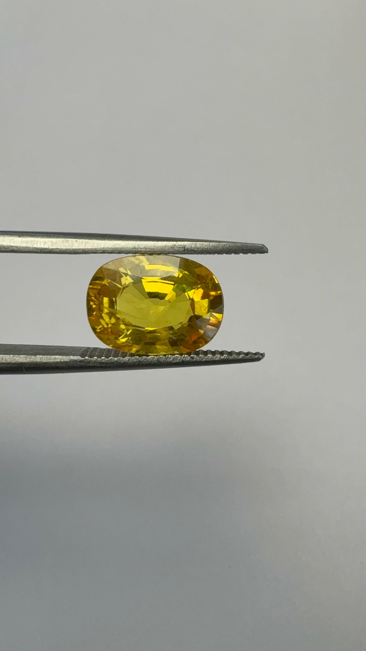 Yellow Sapphire – 3.31 Carat – Thailand — exact stone view 5