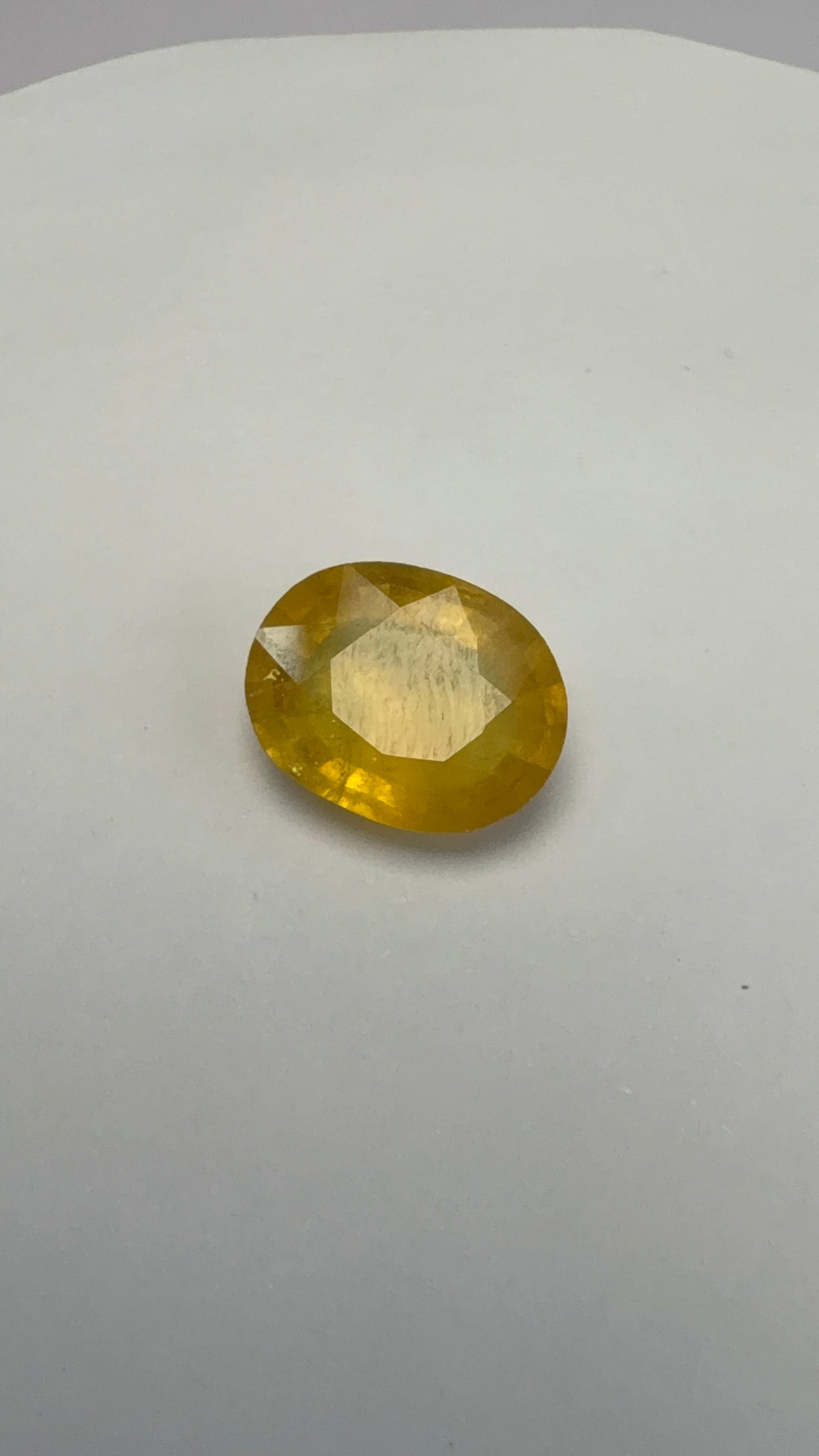 Yellow Sapphire 4.95 carat BKR-153 face-up view