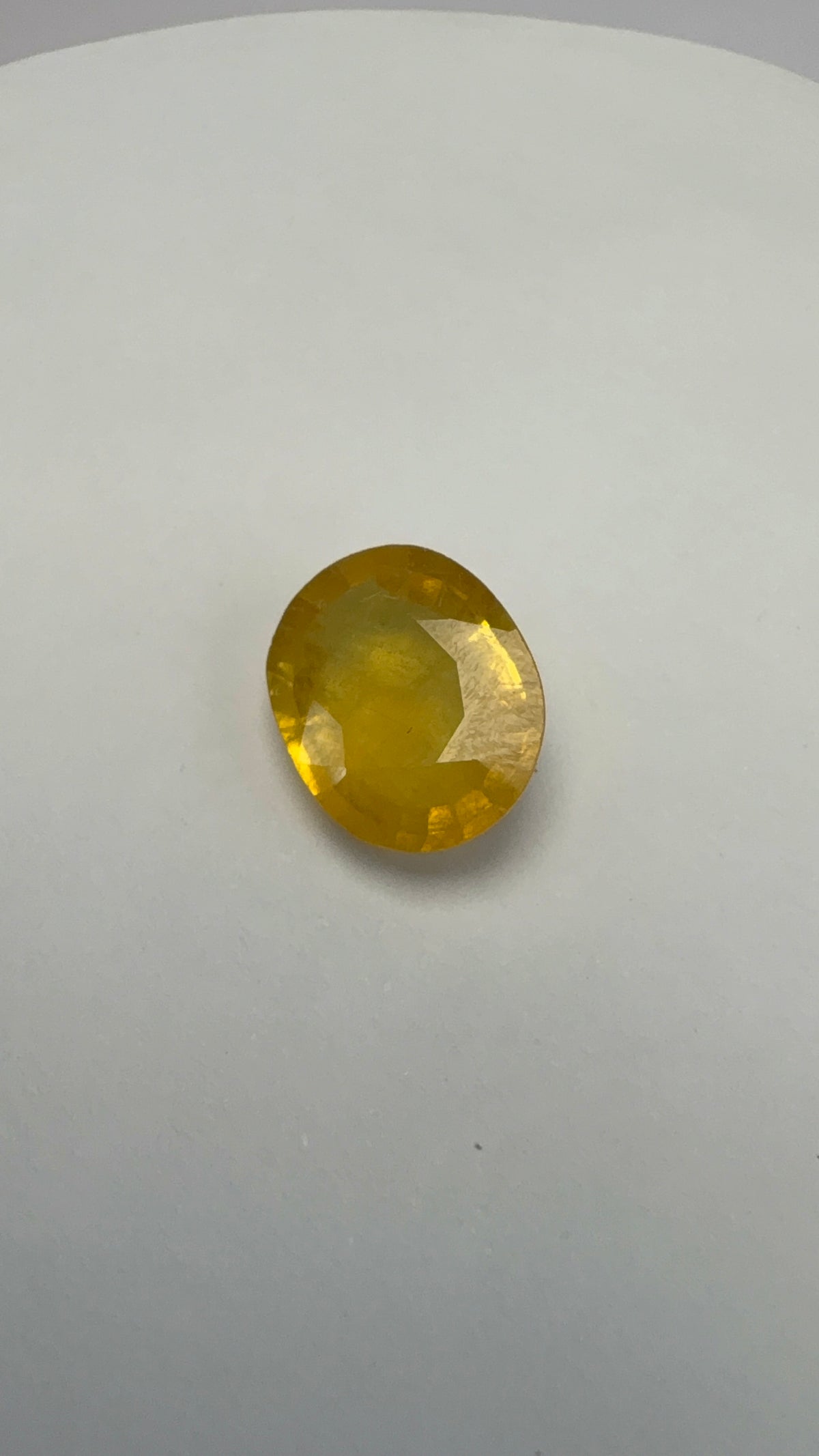 Yellow Sapphire 4.95 carat BKR-153 alternate face-up view