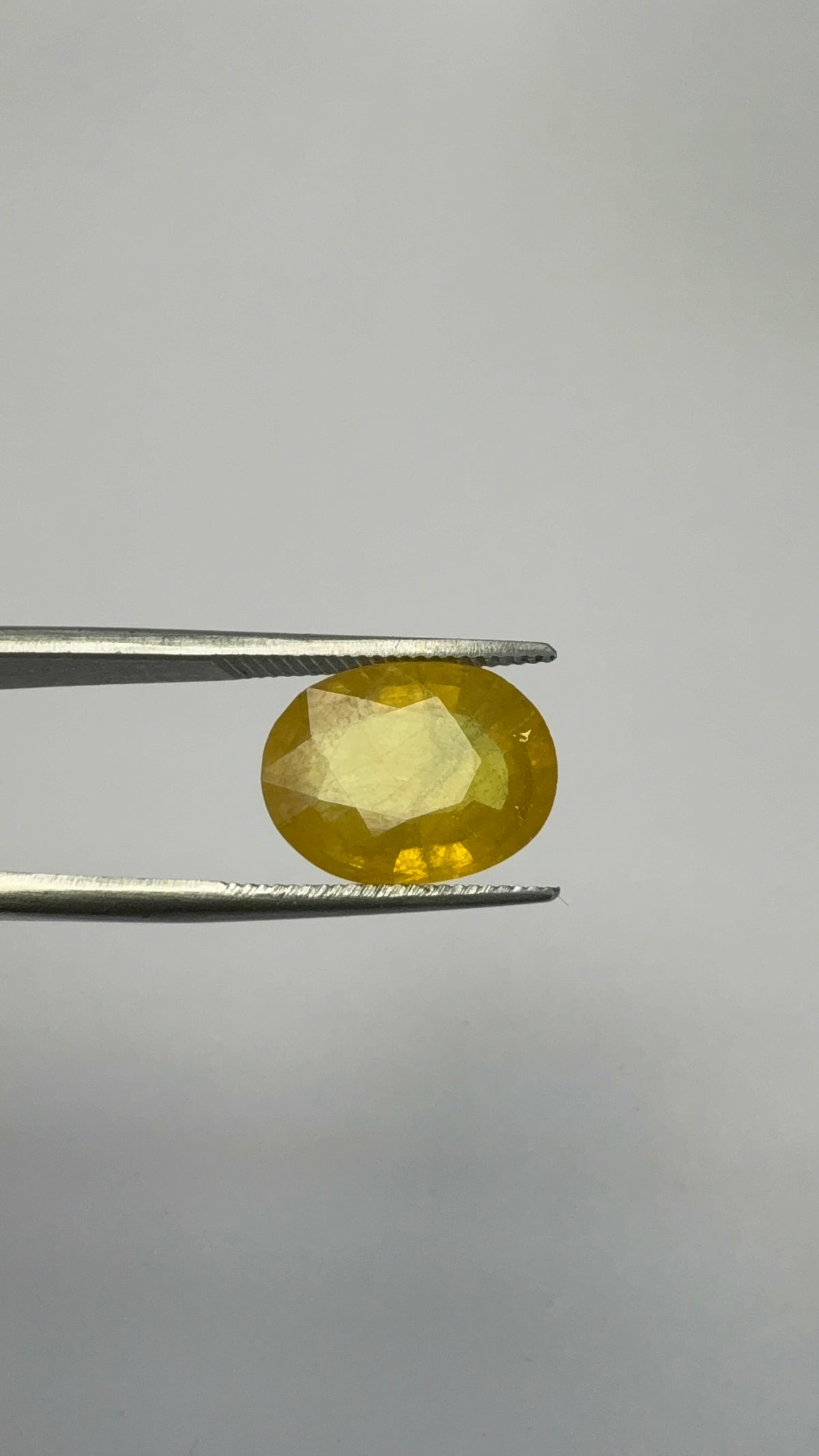 Yellow Sapphire 4.95 carat BKR-153 close view