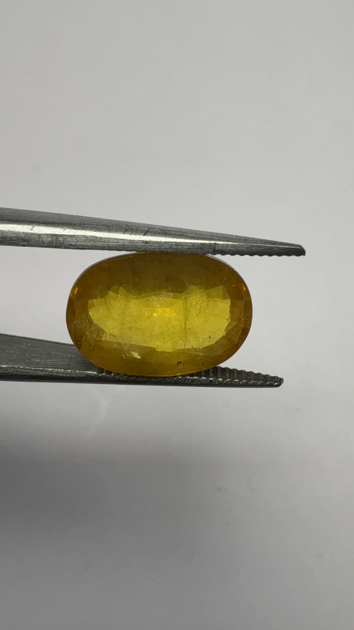 Yellow Sapphire – 6.09 Carat – Thailand — exact stone view 5