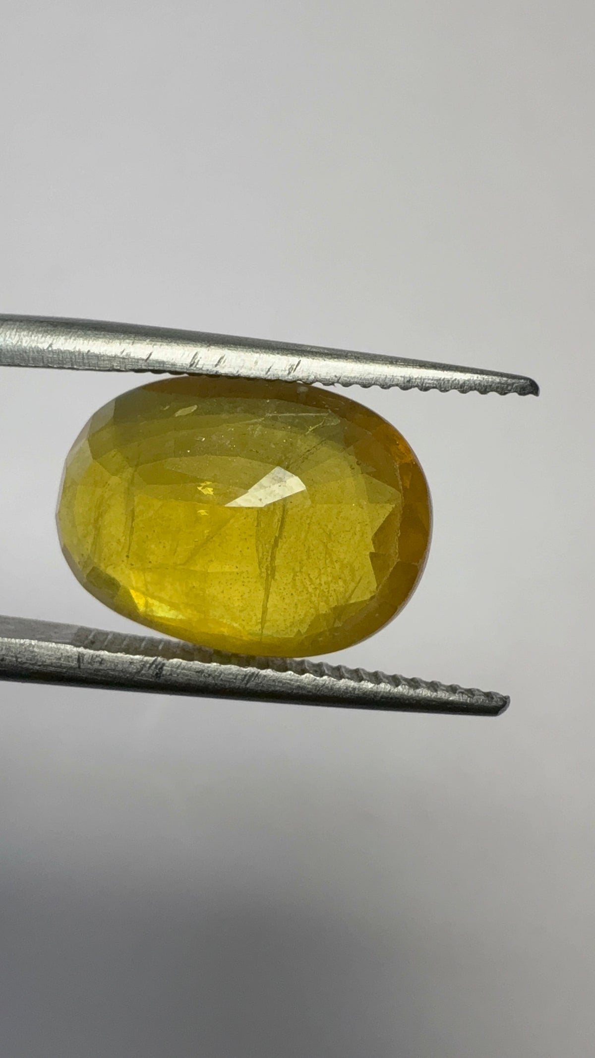Yellow Sapphire – 6.09 Carat – Thailand — exact stone view 6