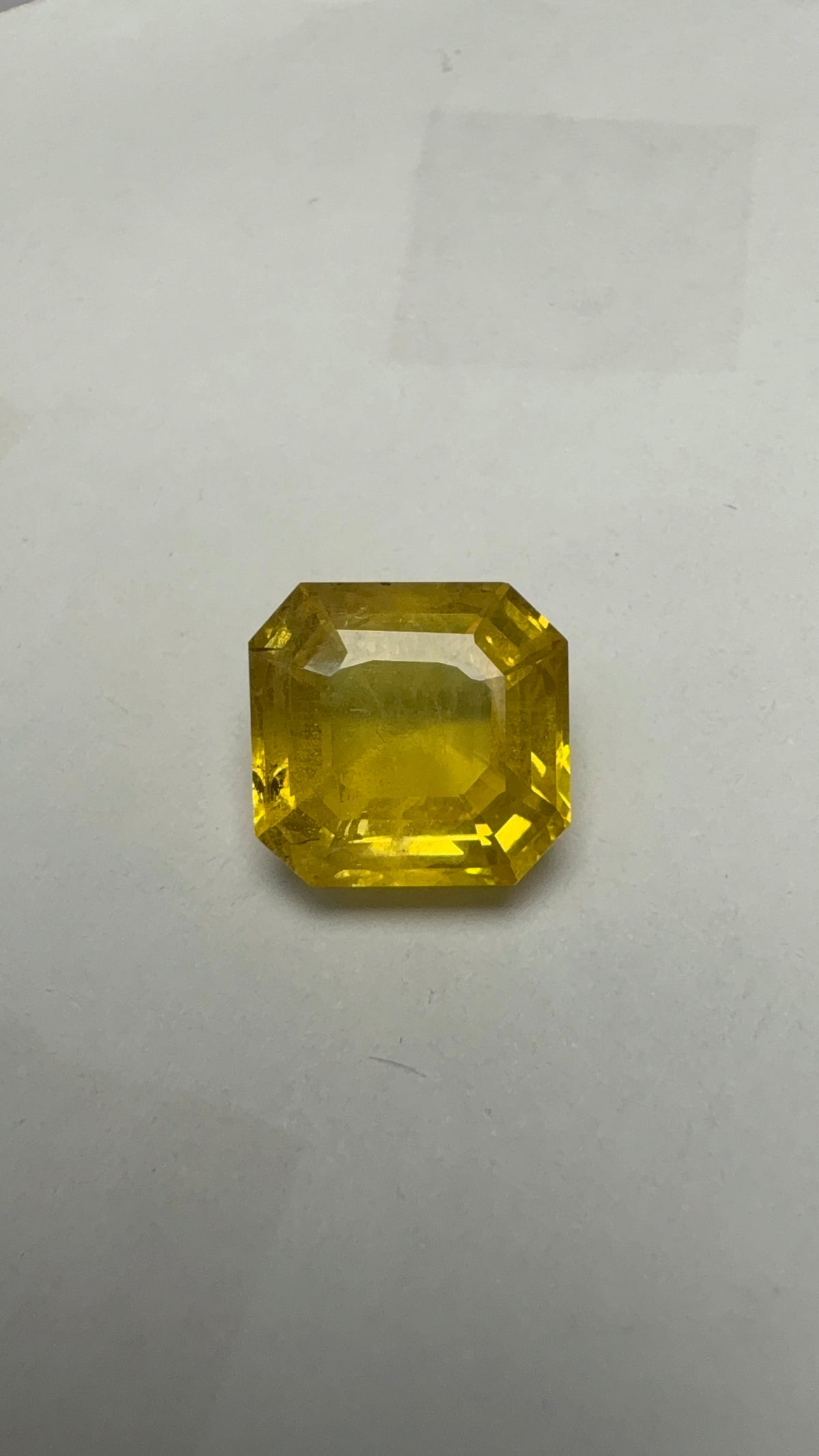 Yellow Sapphire – 5.82 Carat – Thailand — exact stone view 2