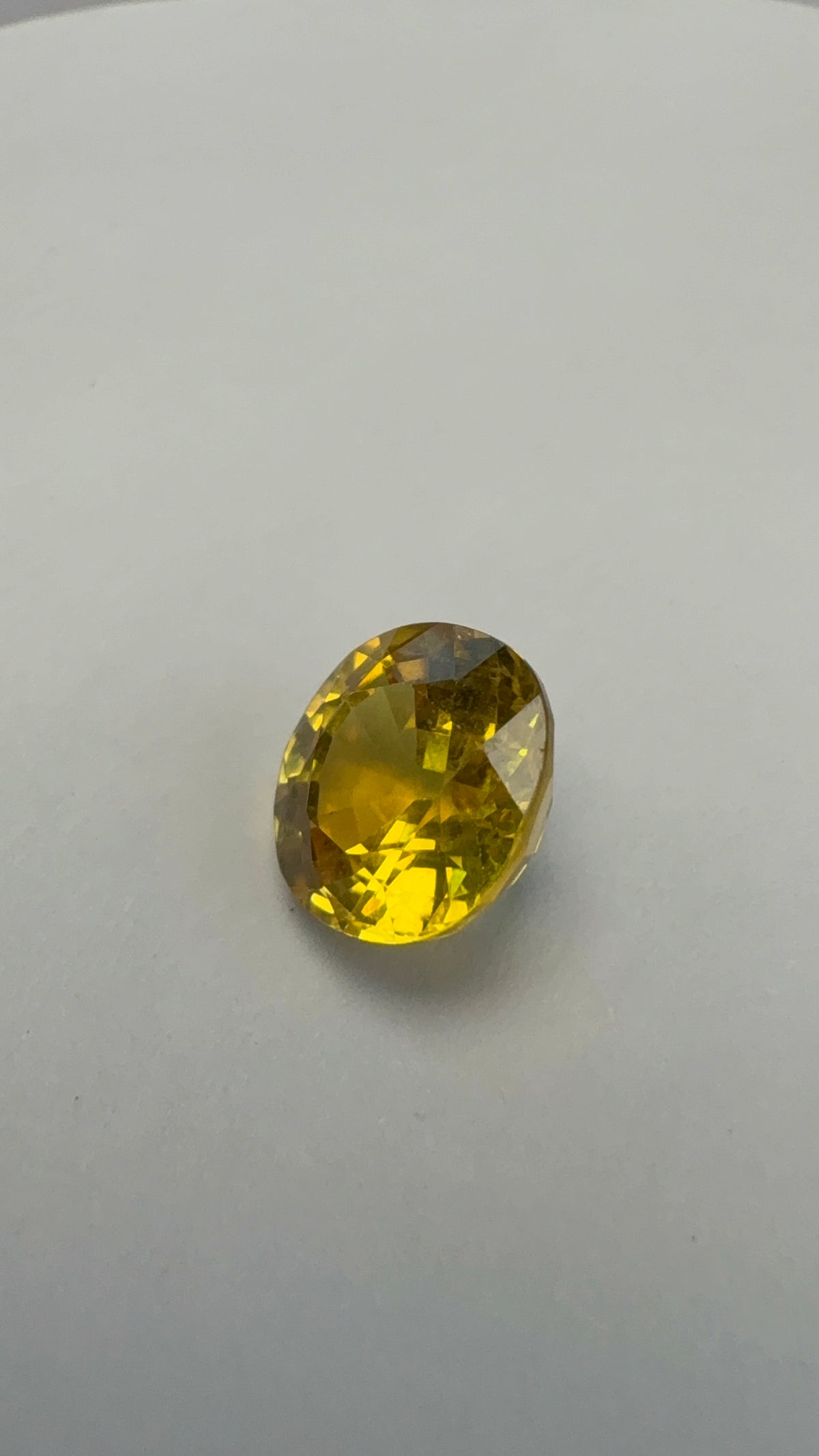 Yellow Sapphire 2.97 carat BKR-173 alternate face-up view