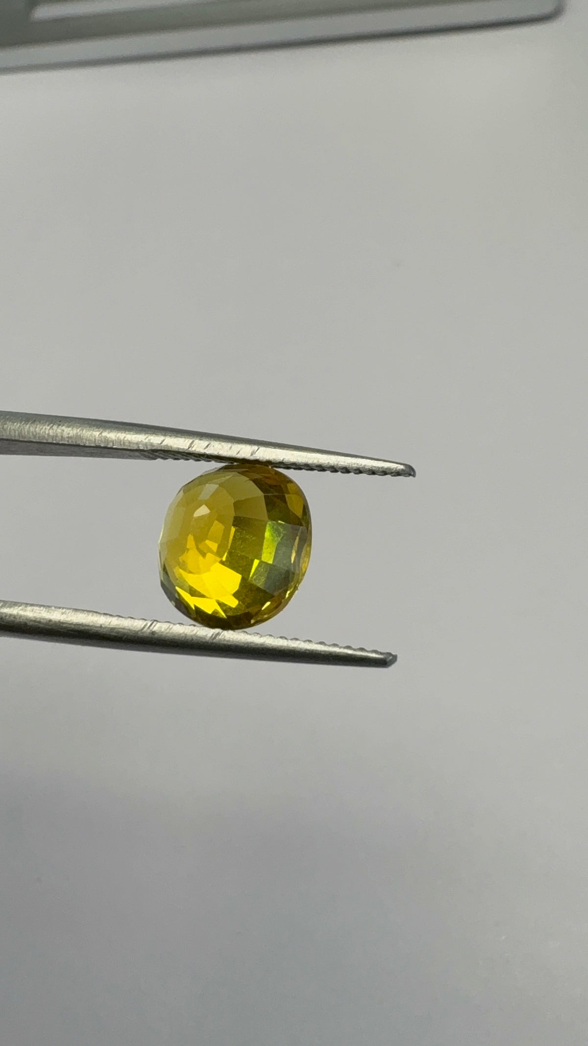 Yellow Sapphire 2.97 carat BKR-173 side view