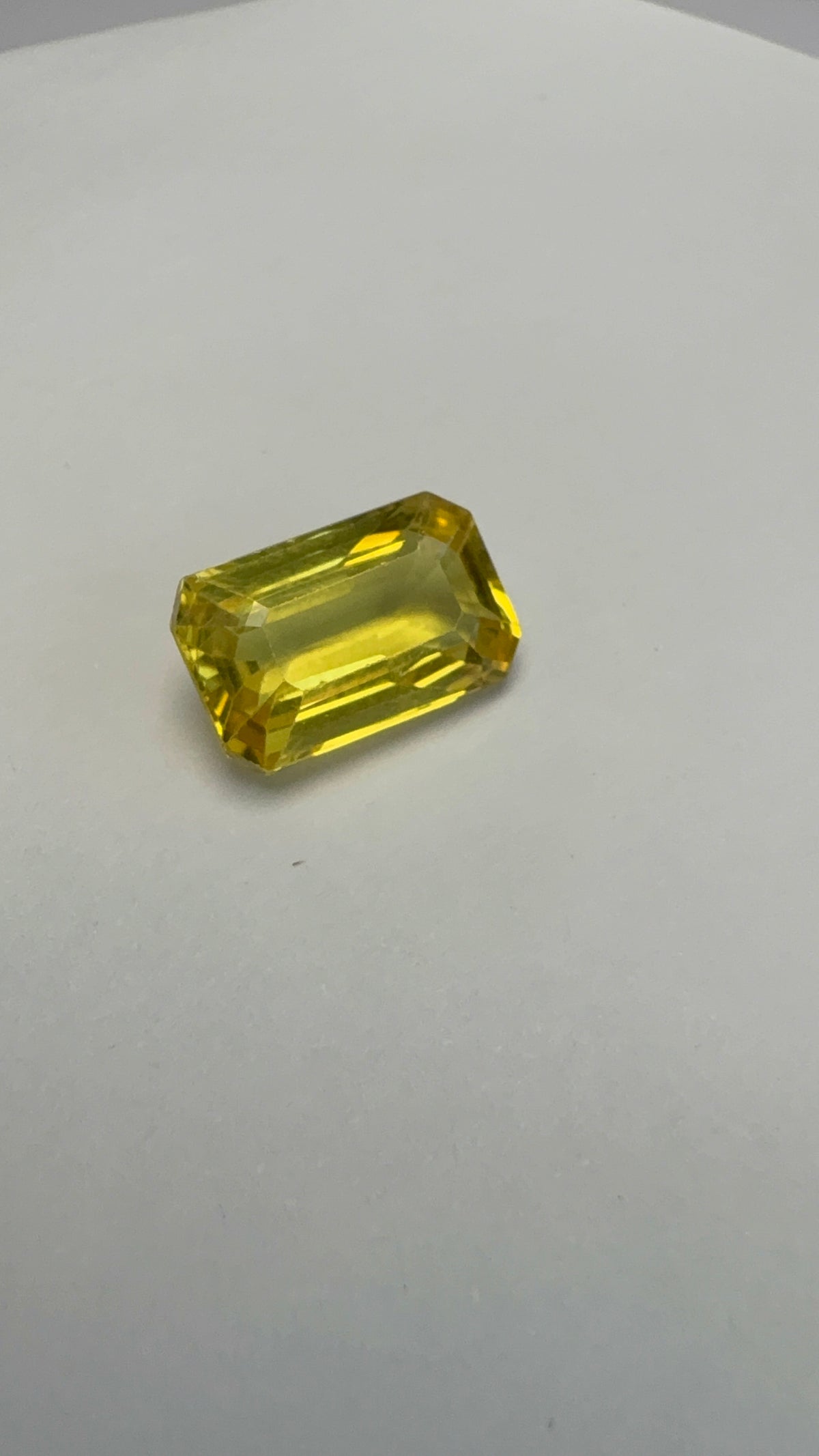 Yellow Sapphire 3.78 carat BKR-175 front view