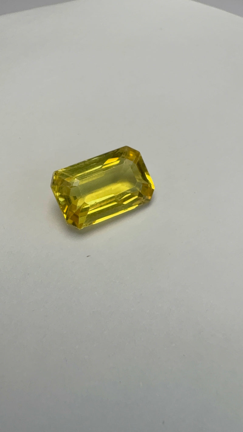 Yellow Sapphire – 3.78 Carat – Thailand