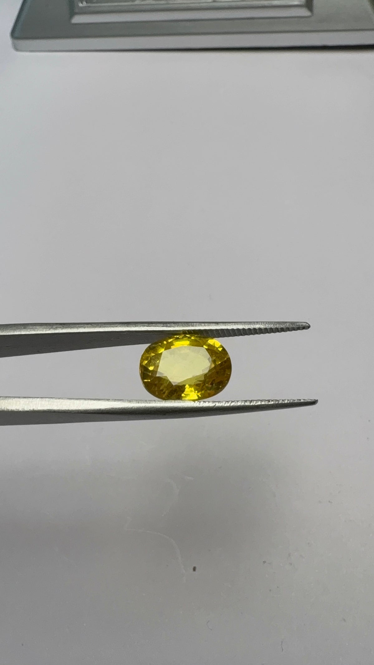 Yellow Sapphire – 4.57 Carat – Thailand — exact stone view 5