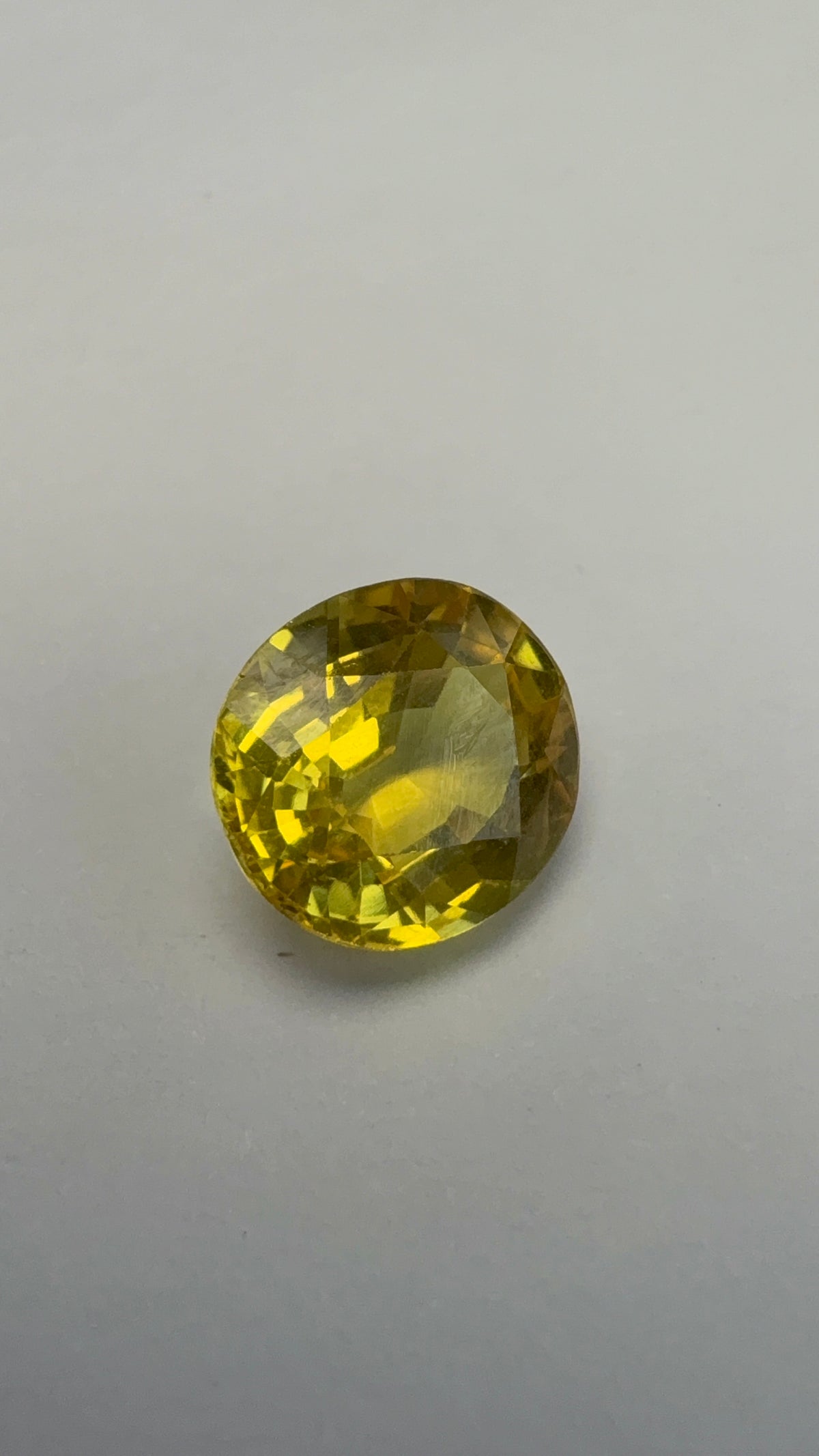 Yellow Sapphire 2.92 carat BKR-178 alternate face-up view