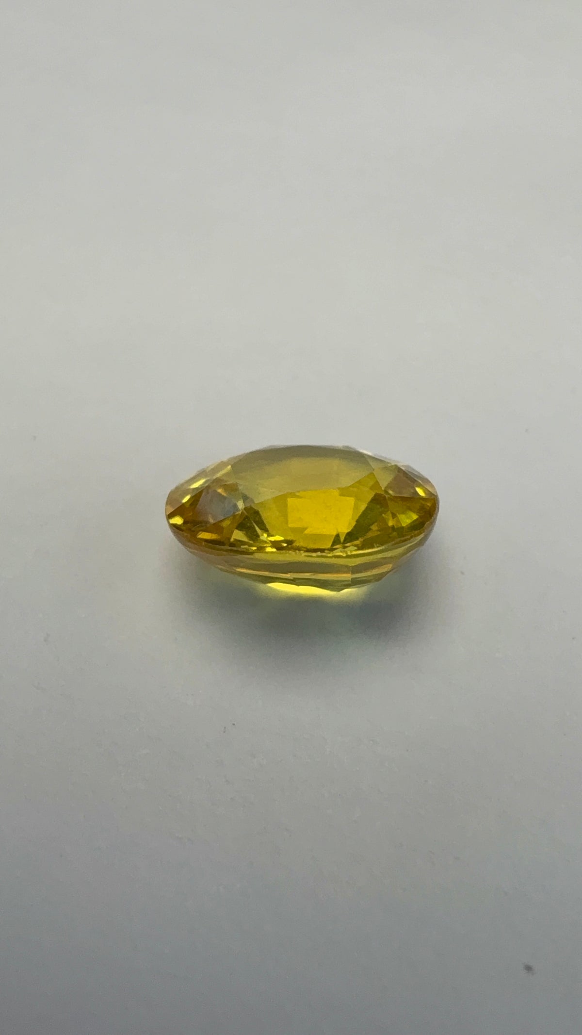 Yellow Sapphire 2.92 carat BKR-178 close view