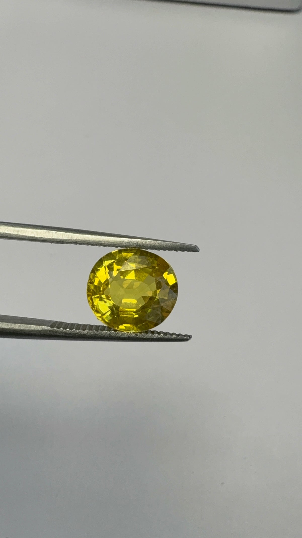 Yellow Sapphire 2.92 carat BKR-178 angled view