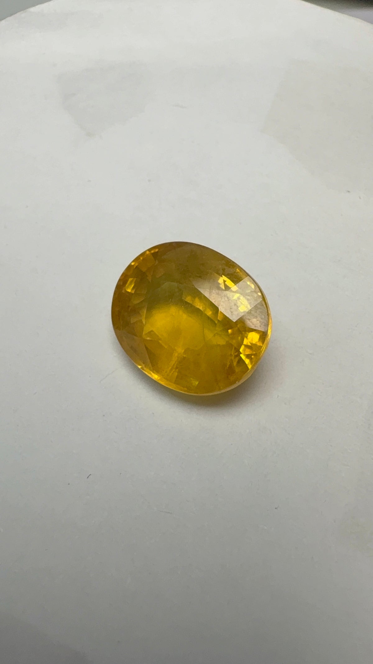 Yellow Sapphire – 7.88 Carat – Thailand — exact stone view 3