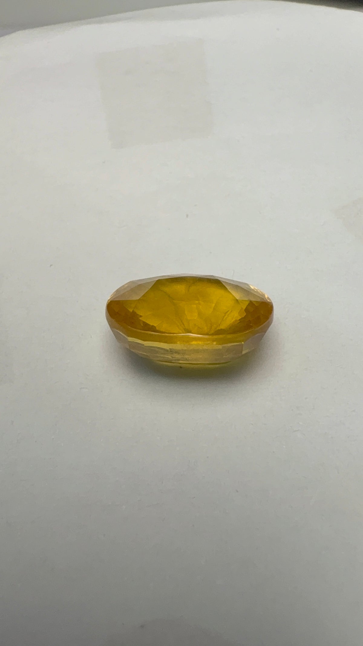Yellow Sapphire – 7.88 Carat – Thailand — exact stone view 4