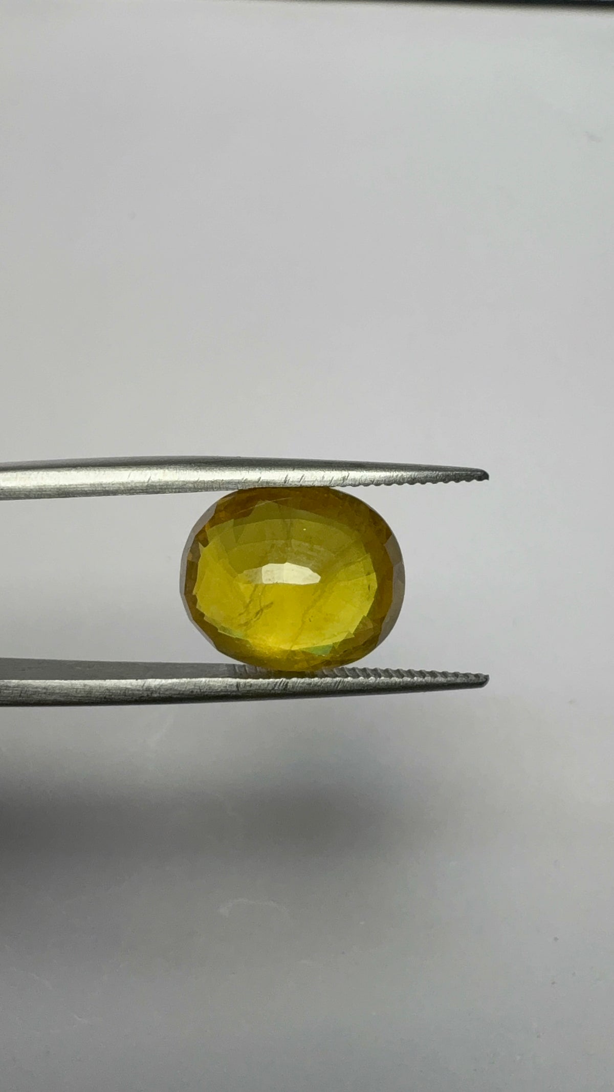 Yellow Sapphire – 7.88 Carat – Thailand — exact stone view 6