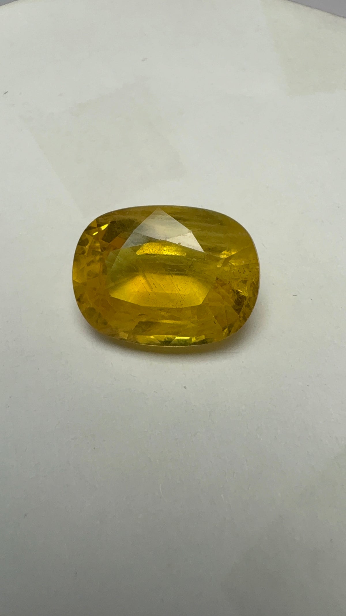 Yellow Sapphire – 12.40 Carat – Thailand — exact stone view 2