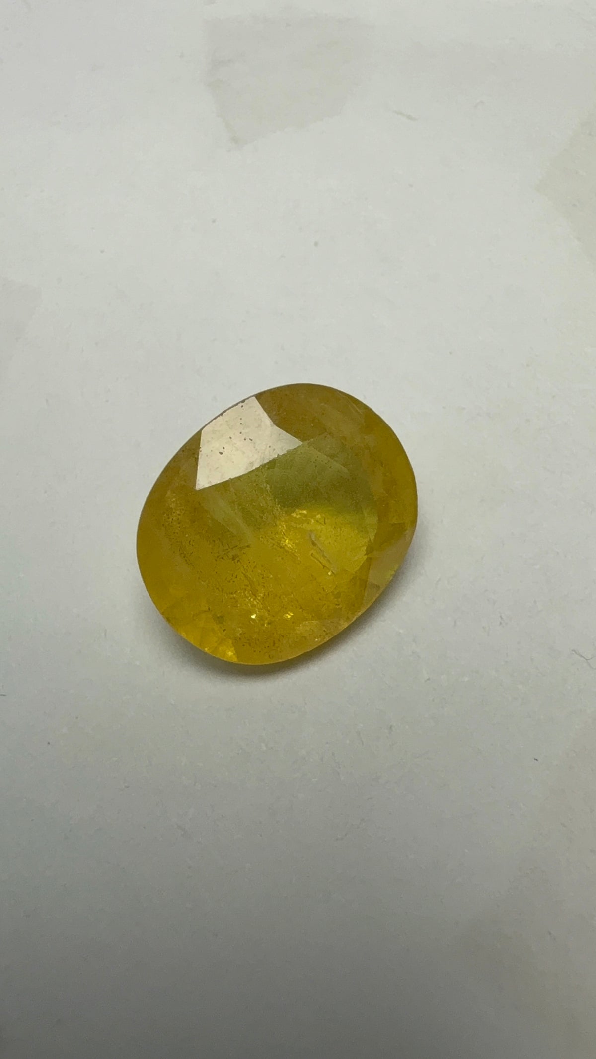 Yellow Sapphire 6.53 carat BKR-185 face-up view