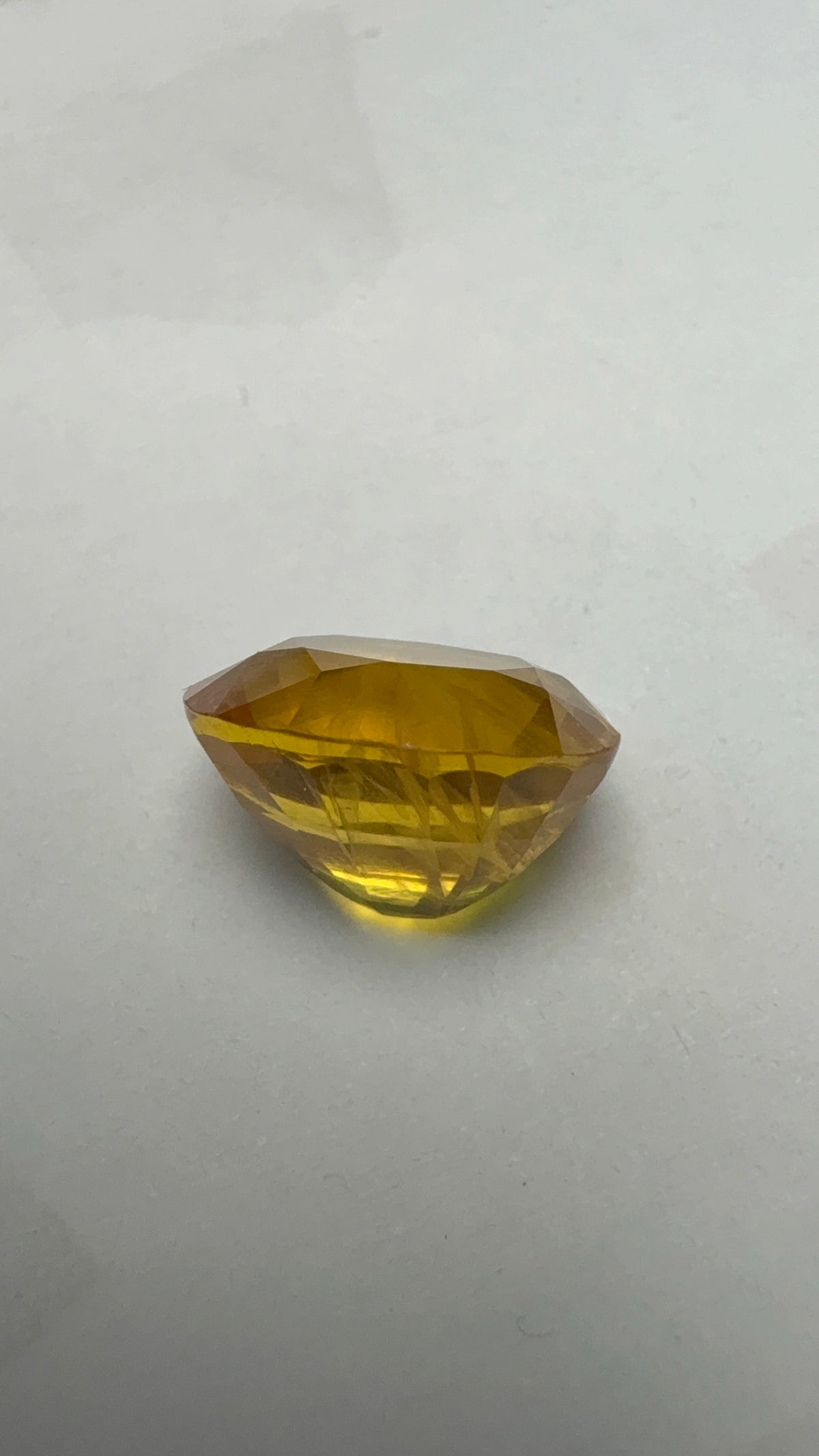 Yellow Sapphire – 11.18 Carat – Thailand — exact stone view 4