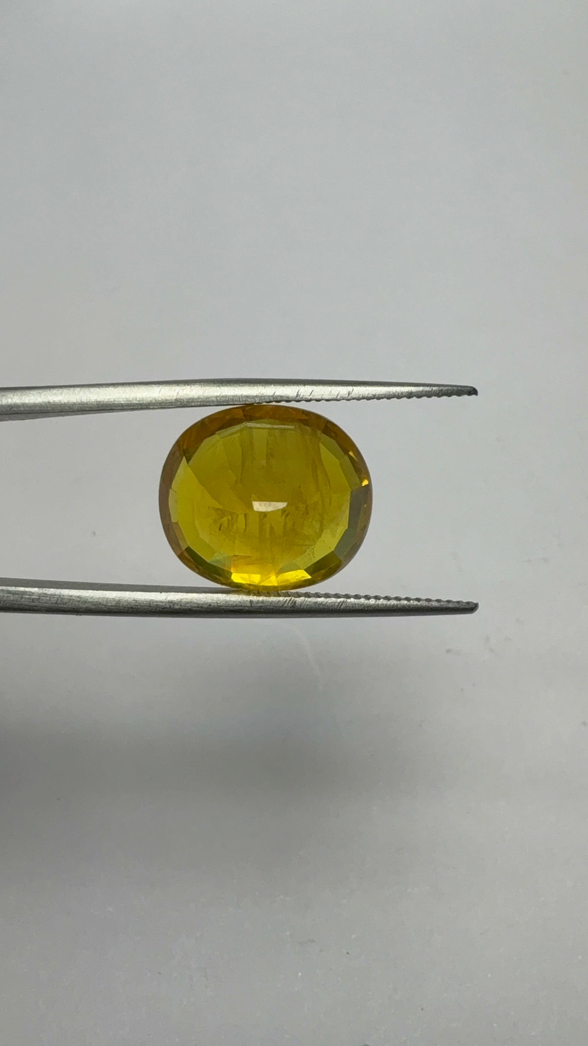 Yellow Sapphire – 11.18 Carat – Thailand — exact stone view 6