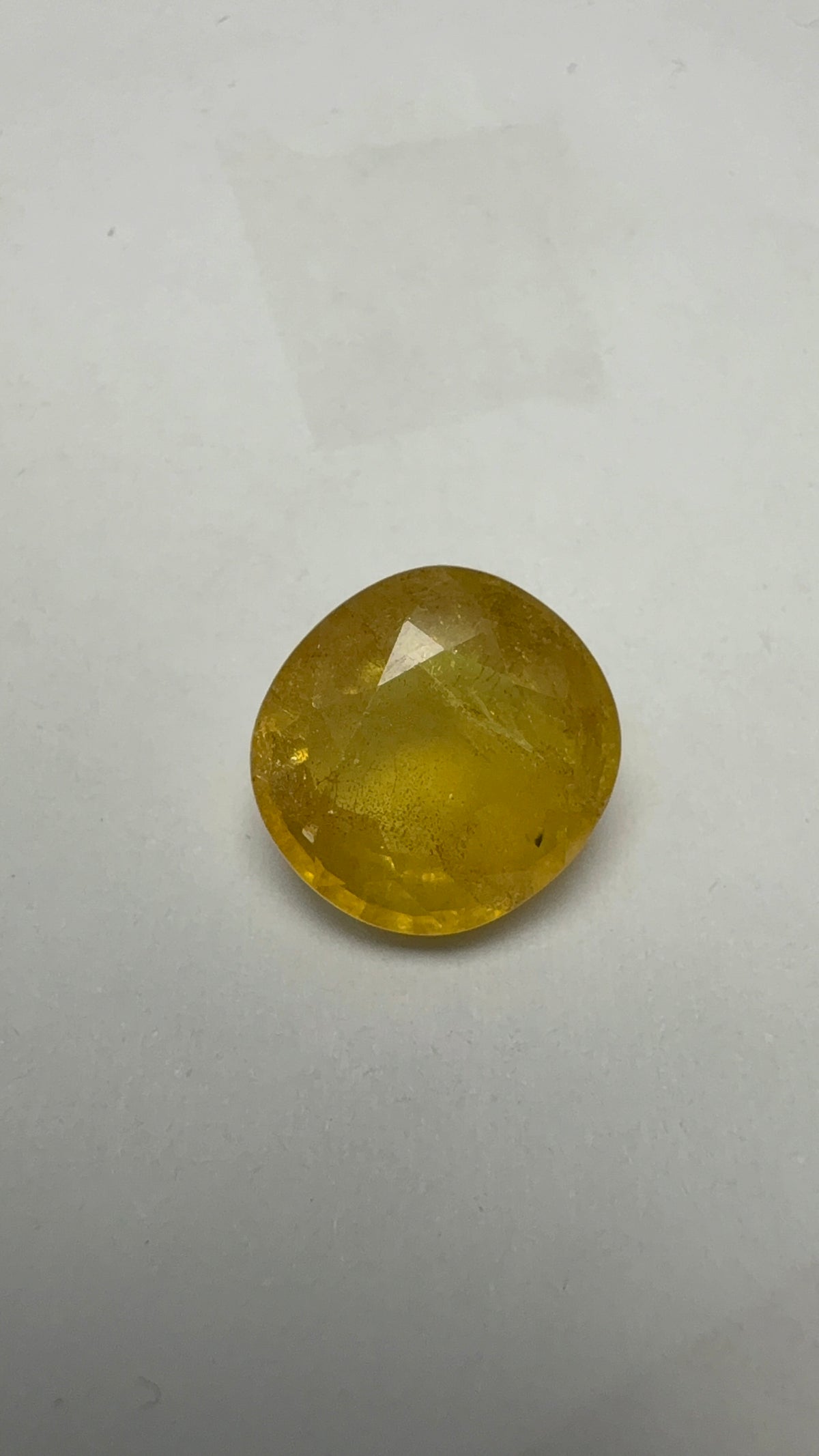Yellow Sapphire – 6.15 Carat – Thailand — exact stone view 3