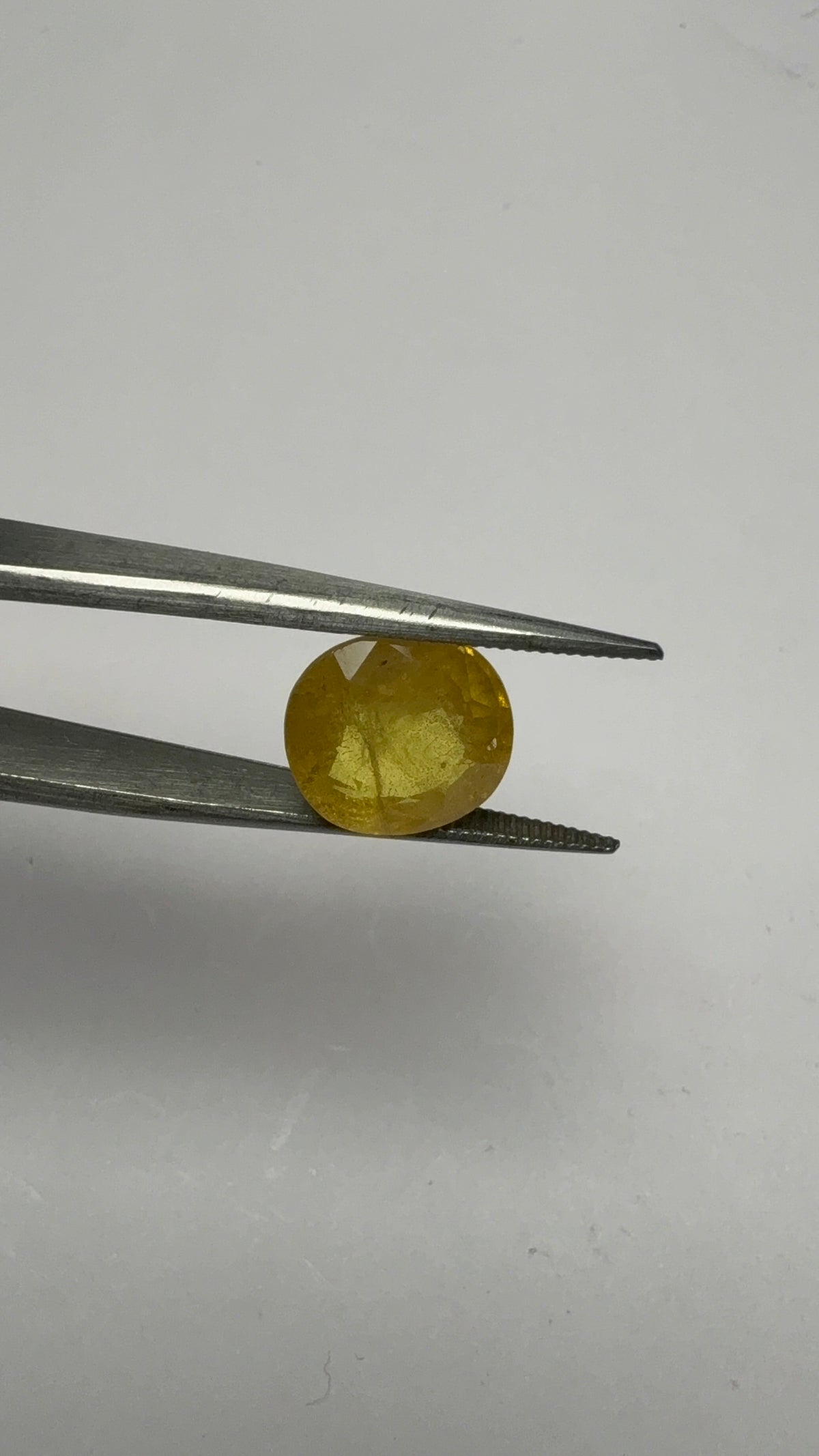 Yellow Sapphire – 6.15 Carat – Thailand — exact stone view 4