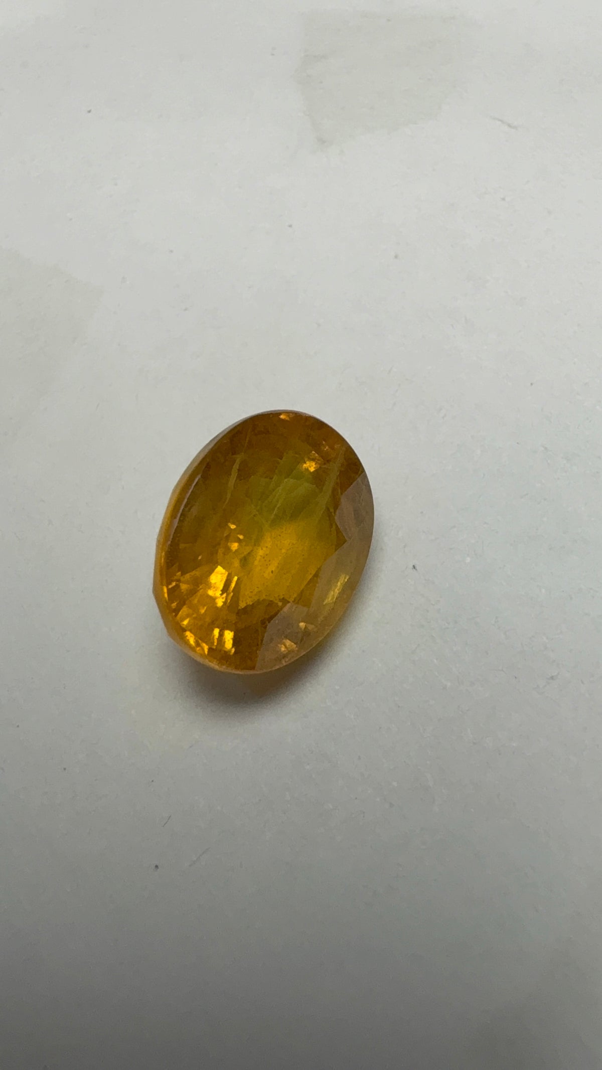 Yellow Sapphire – 5.54 Carat – Thailand — exact stone view 1