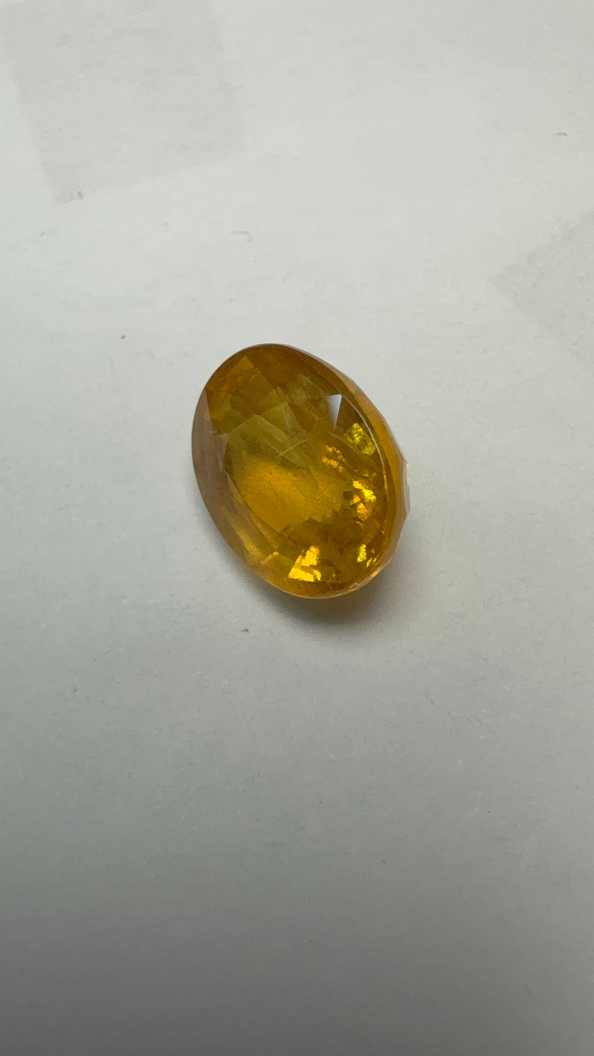 Yellow Sapphire – 5.54 Carat – Thailand — exact stone view 2