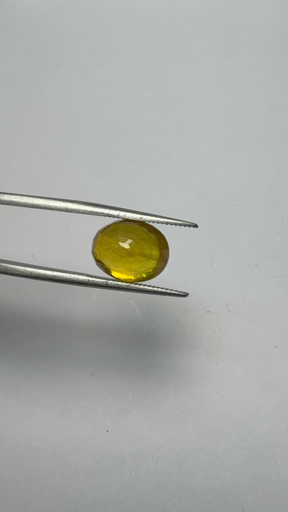 Yellow Sapphire – 5.54 Carat – Thailand — exact stone view 5