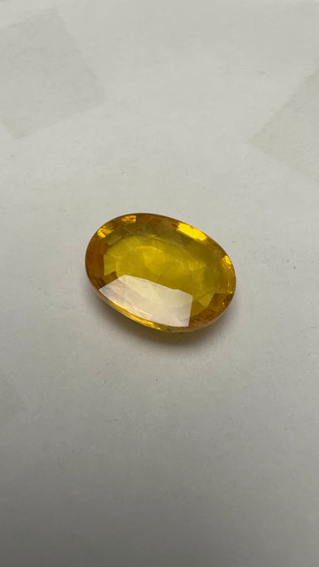 Yellow Sapphire – 5.05 Carat – Thailand — exact stone view 1