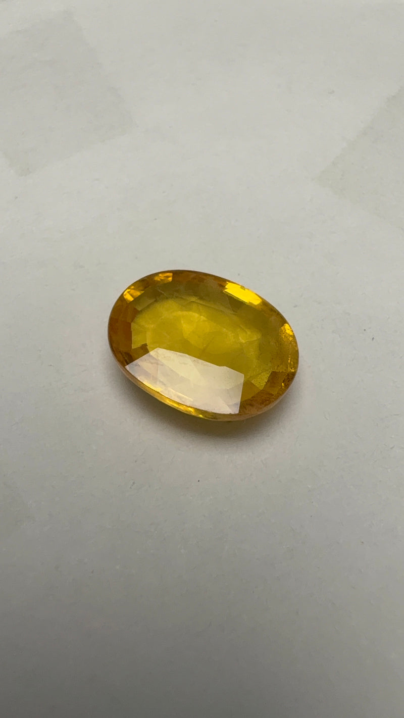 Yellow Sapphire – 5.05 Carat – Thailand