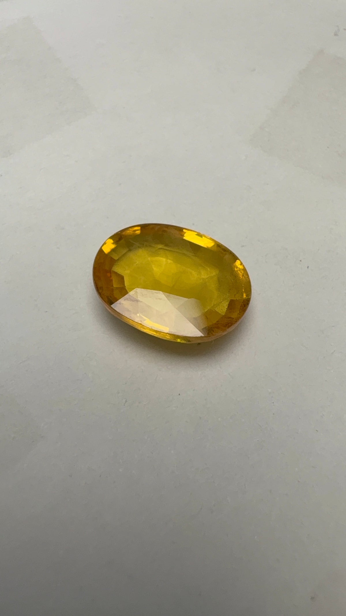 Yellow Sapphire – 5.05 Carat – Thailand — exact stone view 3