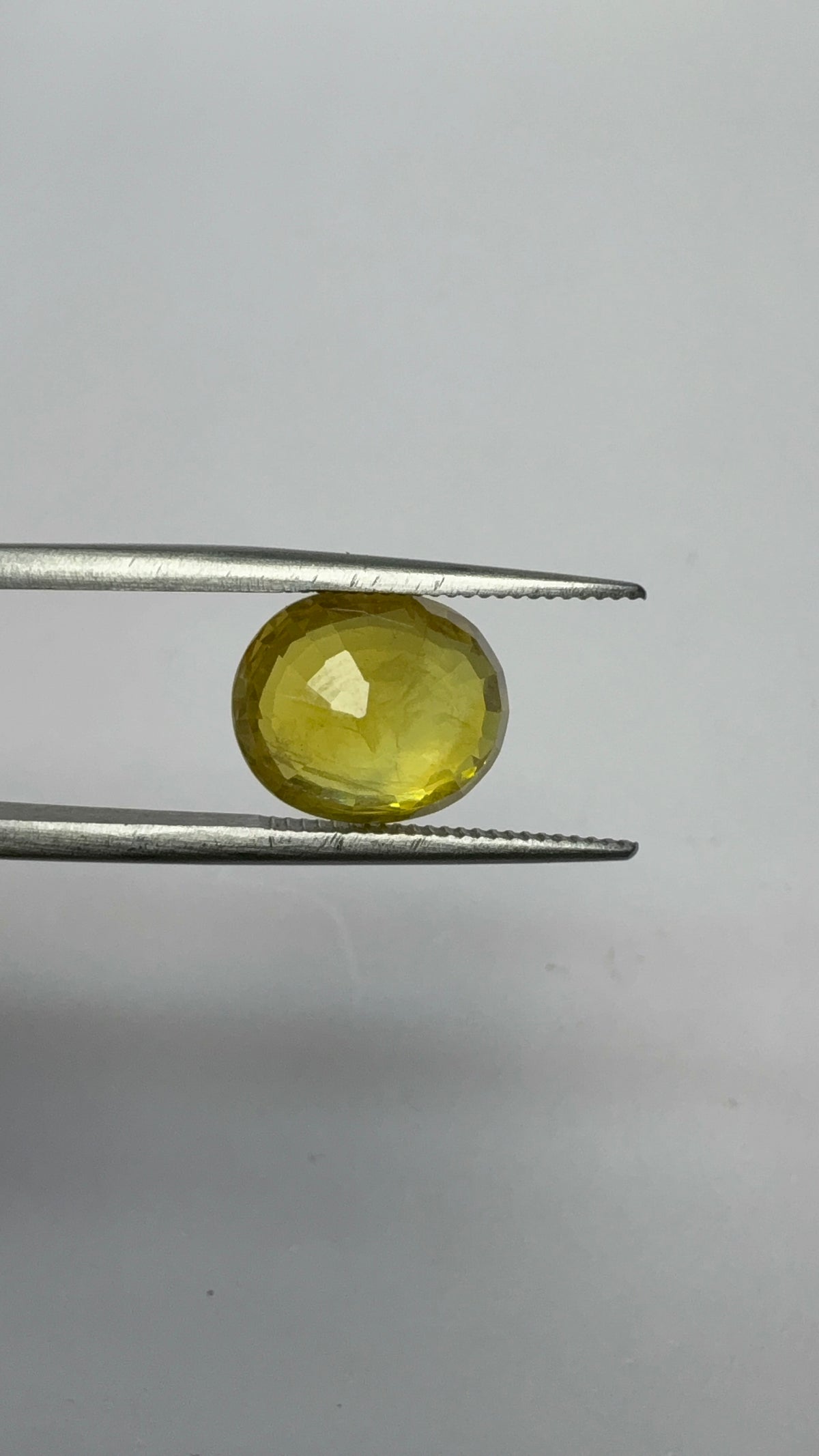 Yellow Sapphire – 5.17 Carat – Thailand — exact stone view 3