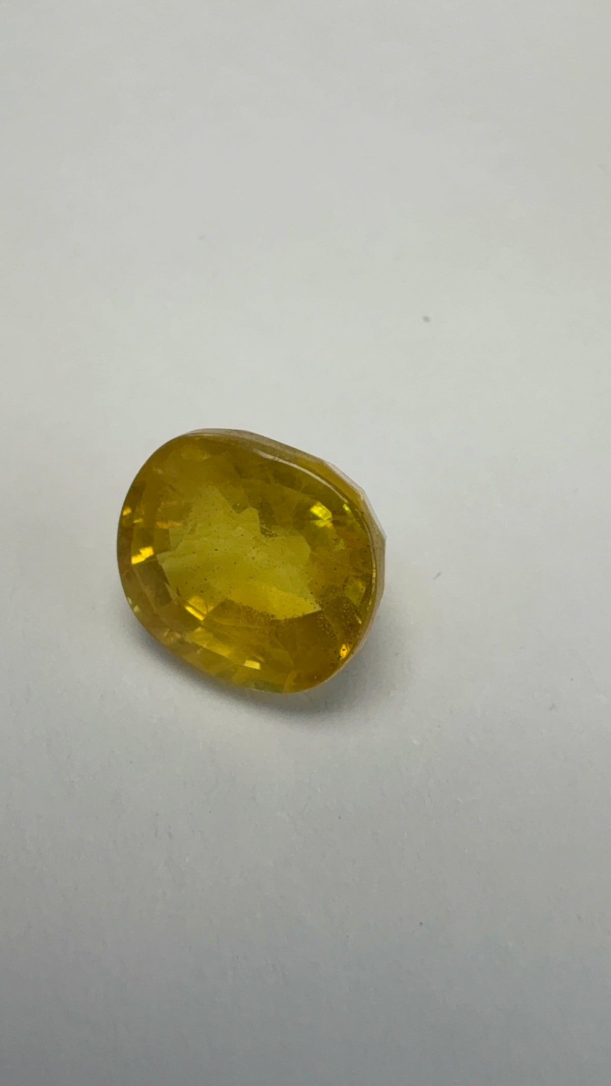 Yellow Sapphire 4.34 carat BKR-210 close view