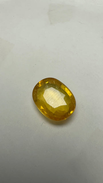 Yellow Sapphire – 5.22 Carat – Thailand — exact stone view 1