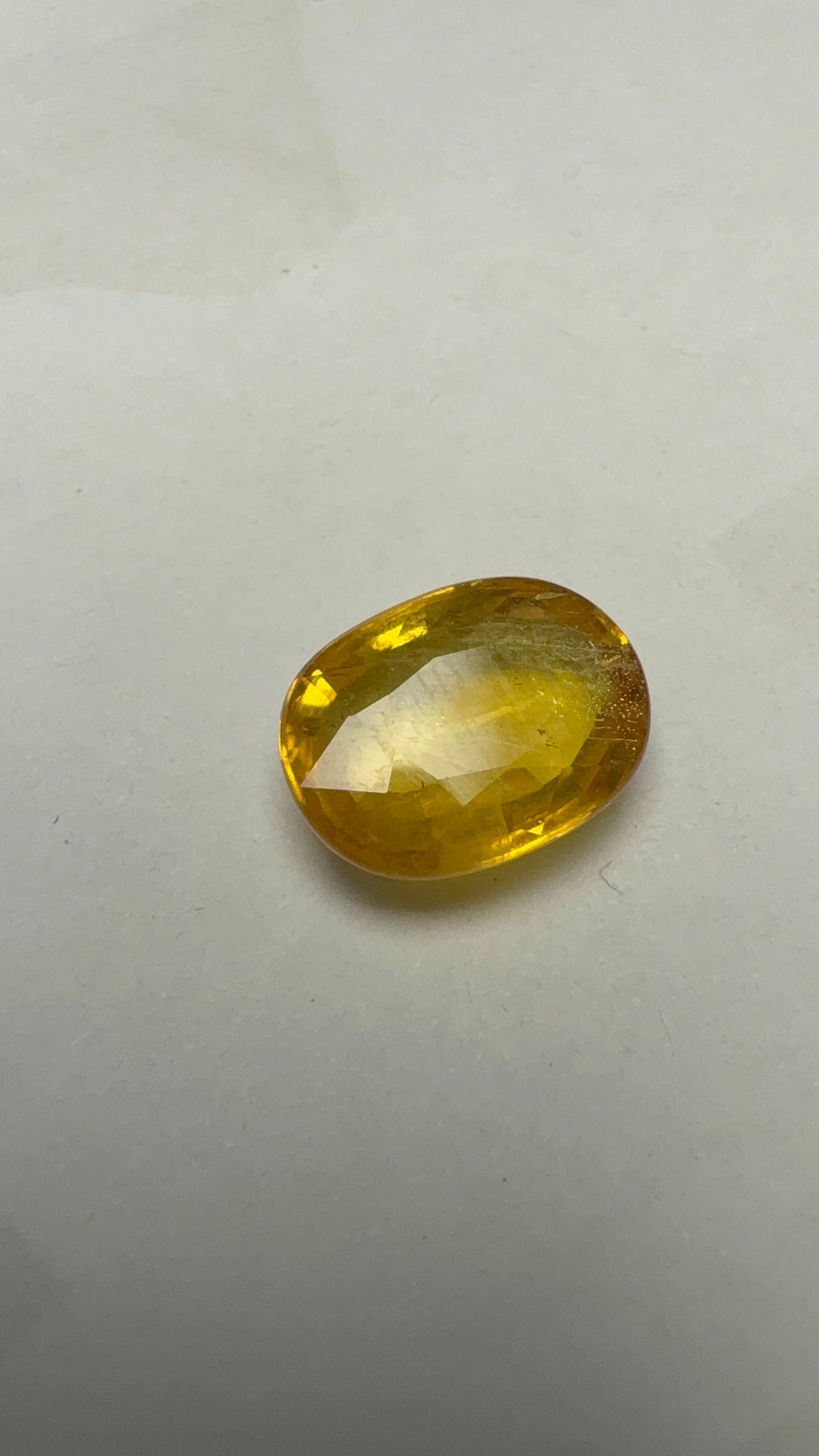Yellow Sapphire – 5.22 Carat – Thailand — exact stone view 3