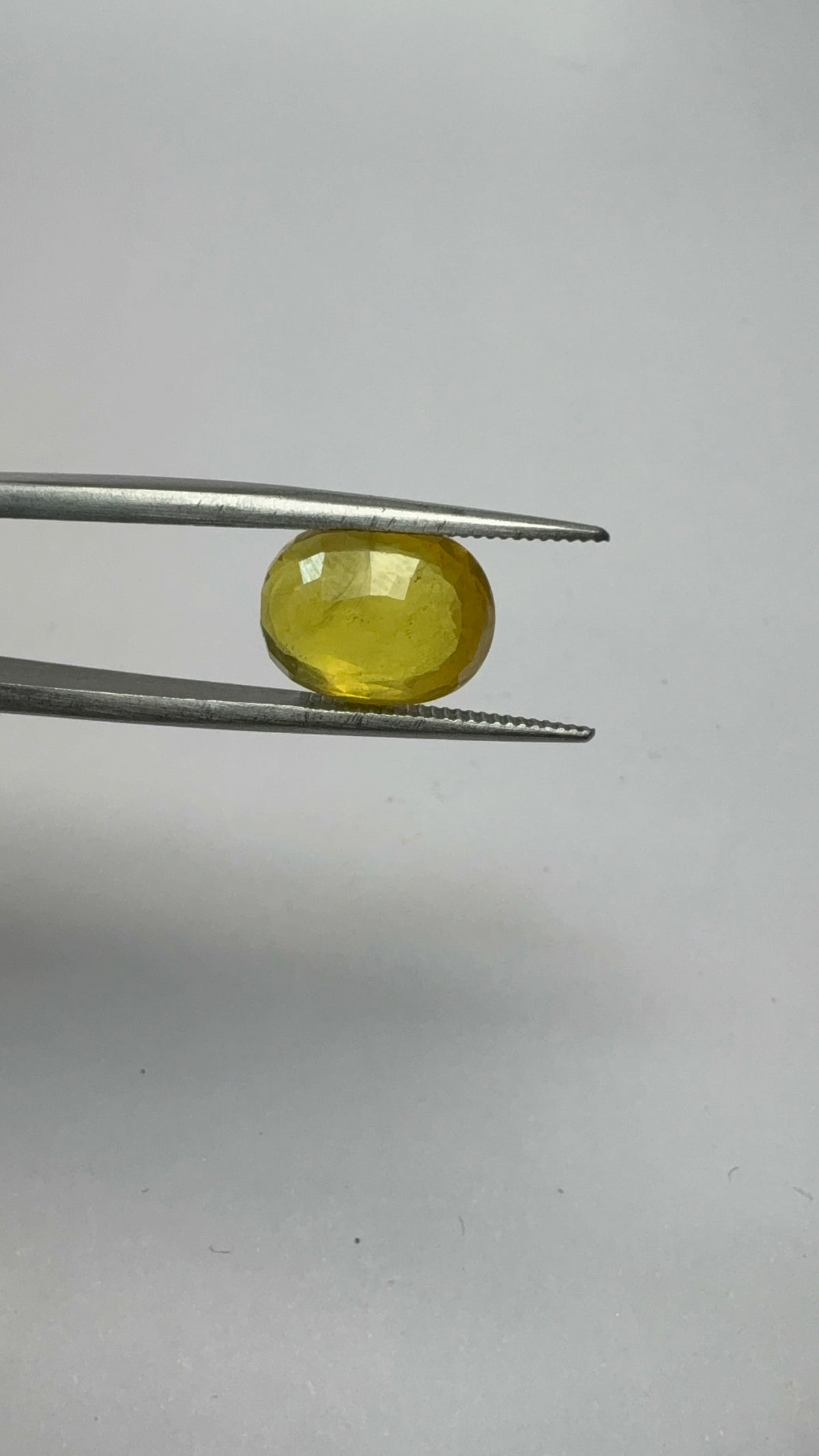 Yellow Sapphire – 5.22 Carat – Thailand — exact stone view 5